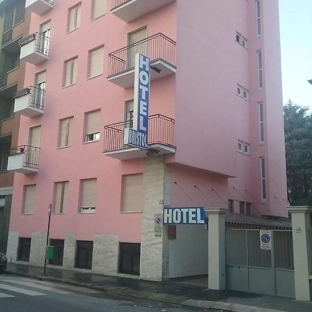 Hotel Bristol Sesto San Giovanni Esterno foto