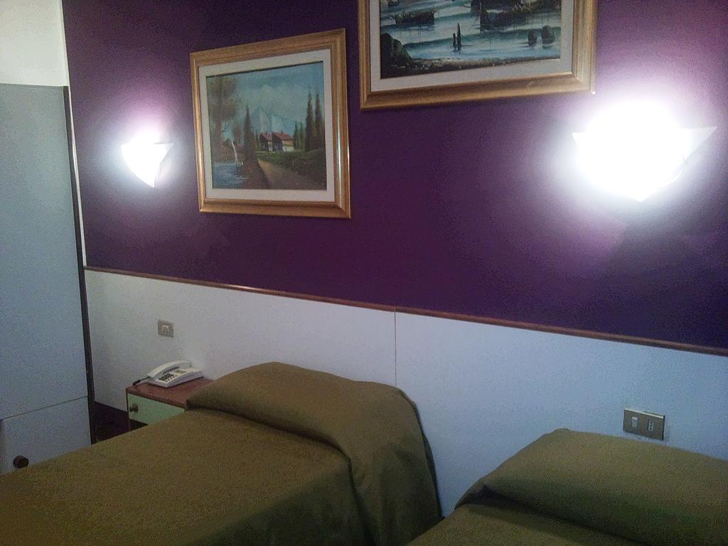Hotel Bristol Sesto San Giovanni Esterno foto