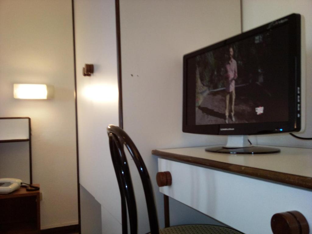 Hotel Bristol Sesto San Giovanni Camera foto