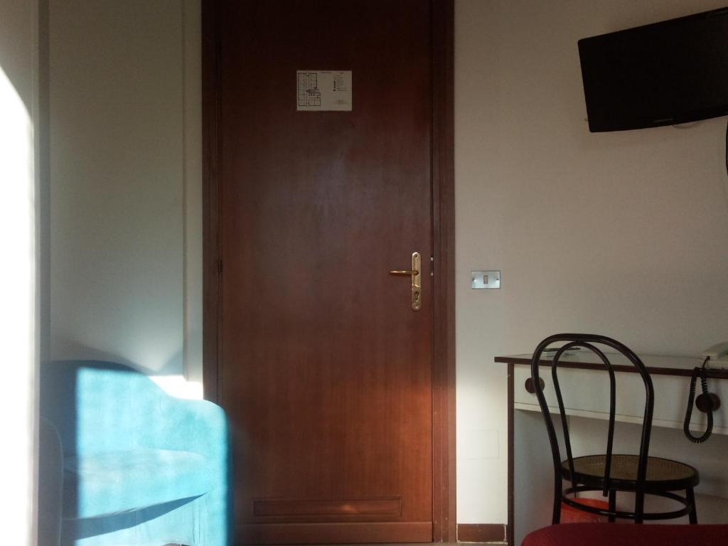 Hotel Bristol Sesto San Giovanni Camera foto