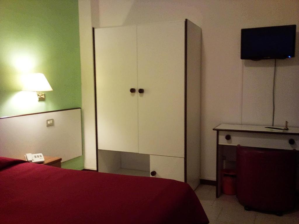 Hotel Bristol Sesto San Giovanni Esterno foto