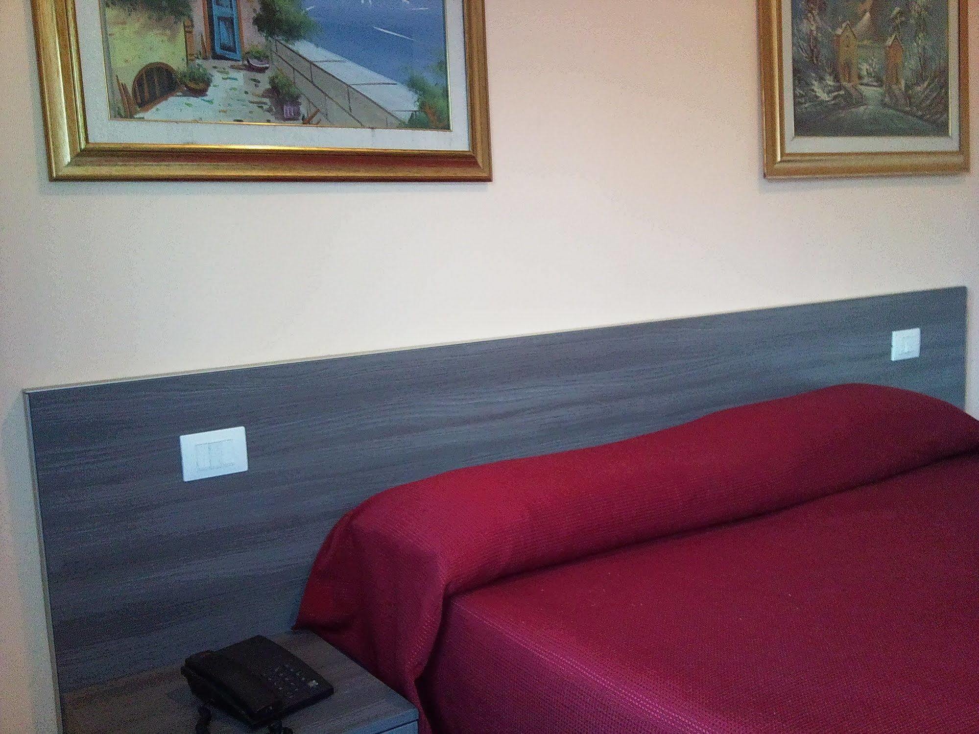 Hotel Bristol Sesto San Giovanni Esterno foto