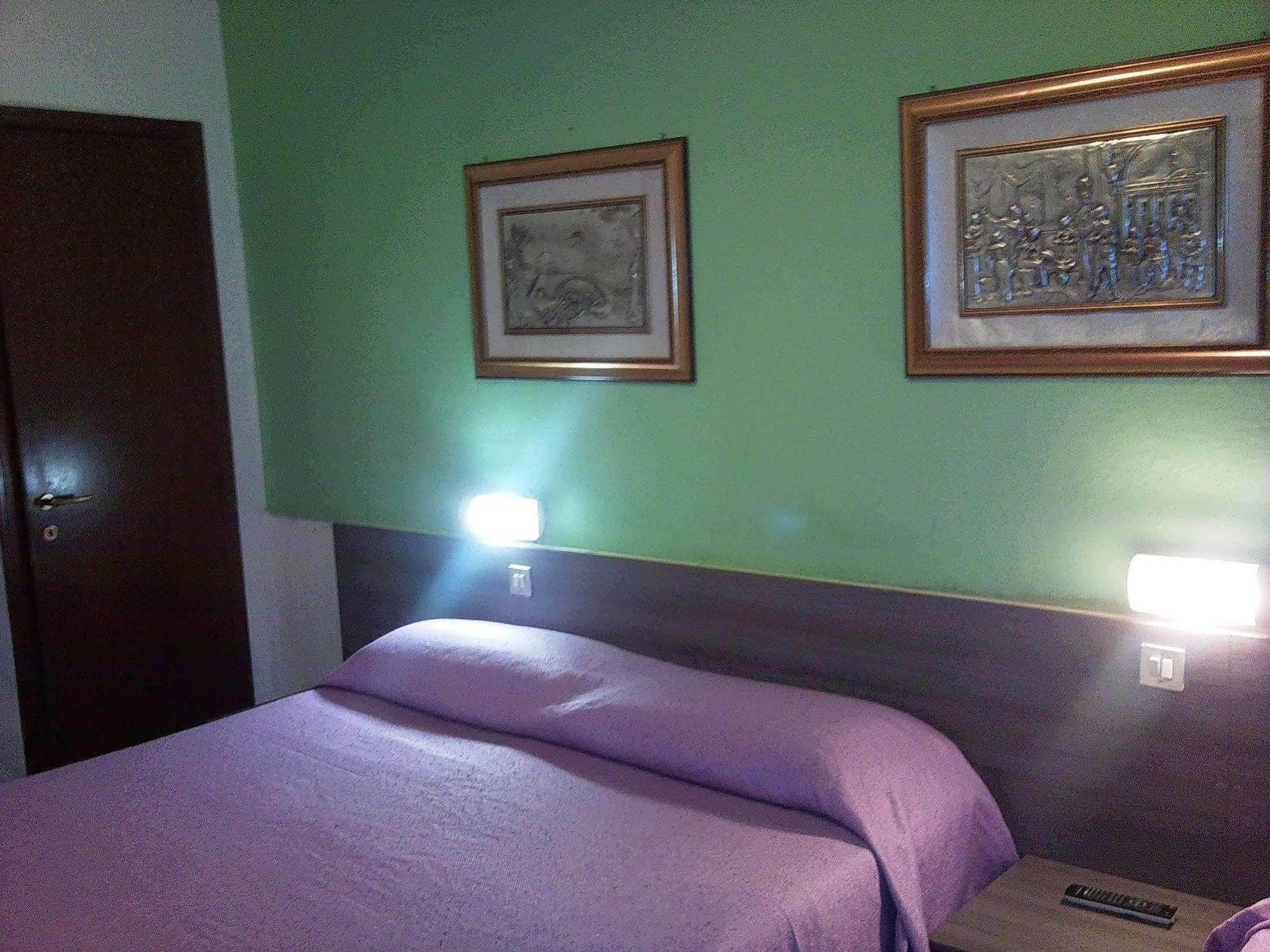 Hotel Bristol Sesto San Giovanni Esterno foto